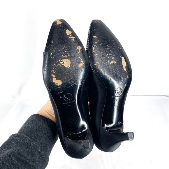 St. John Emily 75 Heels Black Satin Almond Cap Toe Pumps Sequin Embellished 7 - Picture 6 of 7